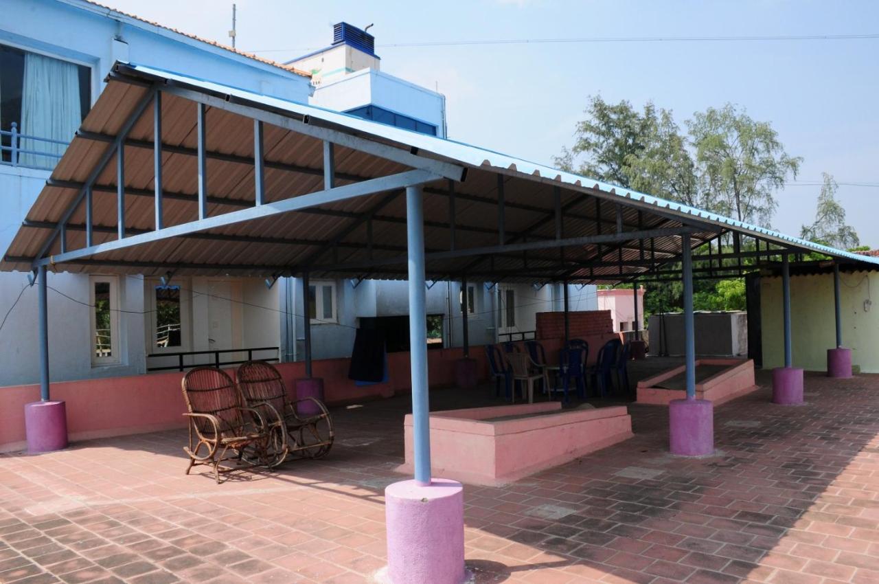 Arunachala Ramana Home Tiruvannāmalai Buitenkant foto